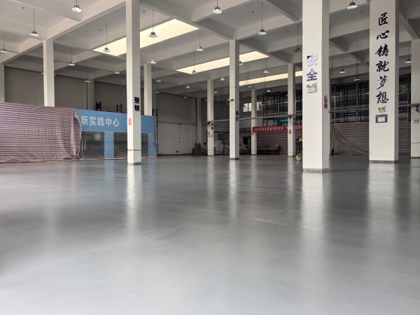 匠心打造 | 成都工业学院聚氨酯超耐磨自流平地坪项目圆满交付